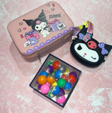 CAJA MISTERIOSA KUROMI + 10 PRODUCTOS SORPRESAS + 3 MINI SOPRESAS